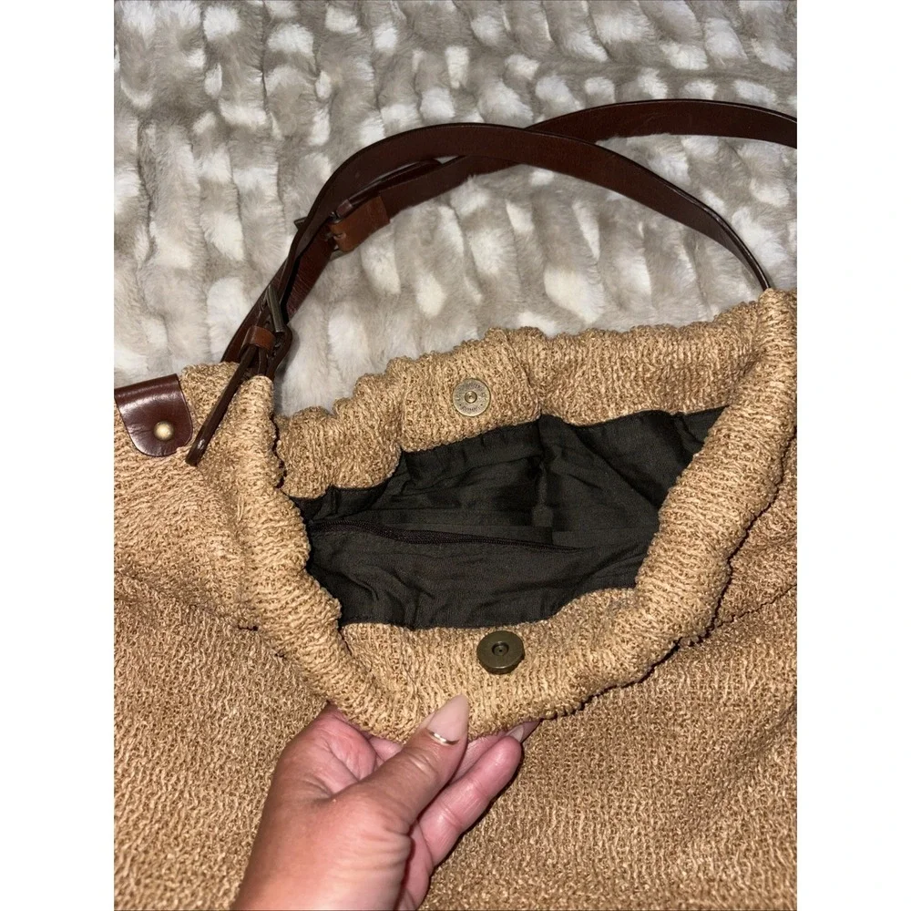 J Jill Large Tan Brown Shoulder Hobo Weekend Bucket Bag Leather Handles Pockets